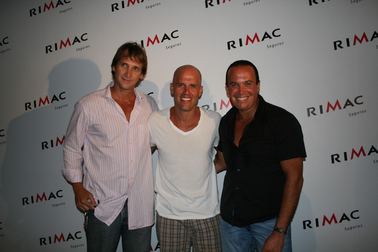 Juan Brignardello y Gian Marco posando en un evento